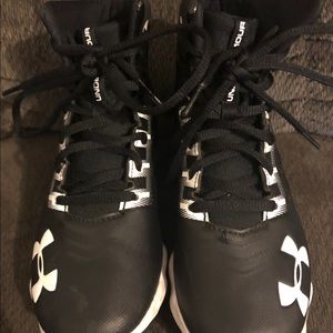 13C football cleats - like new!